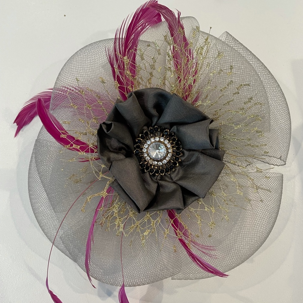 Custom made fascinator